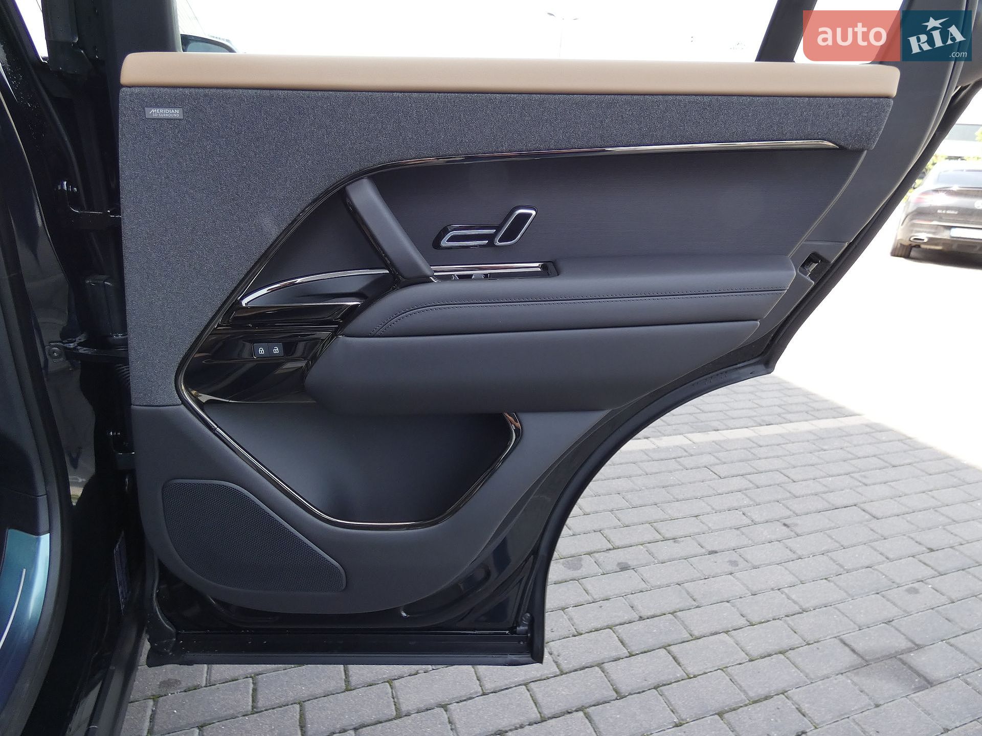 Land Rover Range Rover Sport 2025 VIN SAL1A2BW1SA600210 фото оголошення 11 з 16
