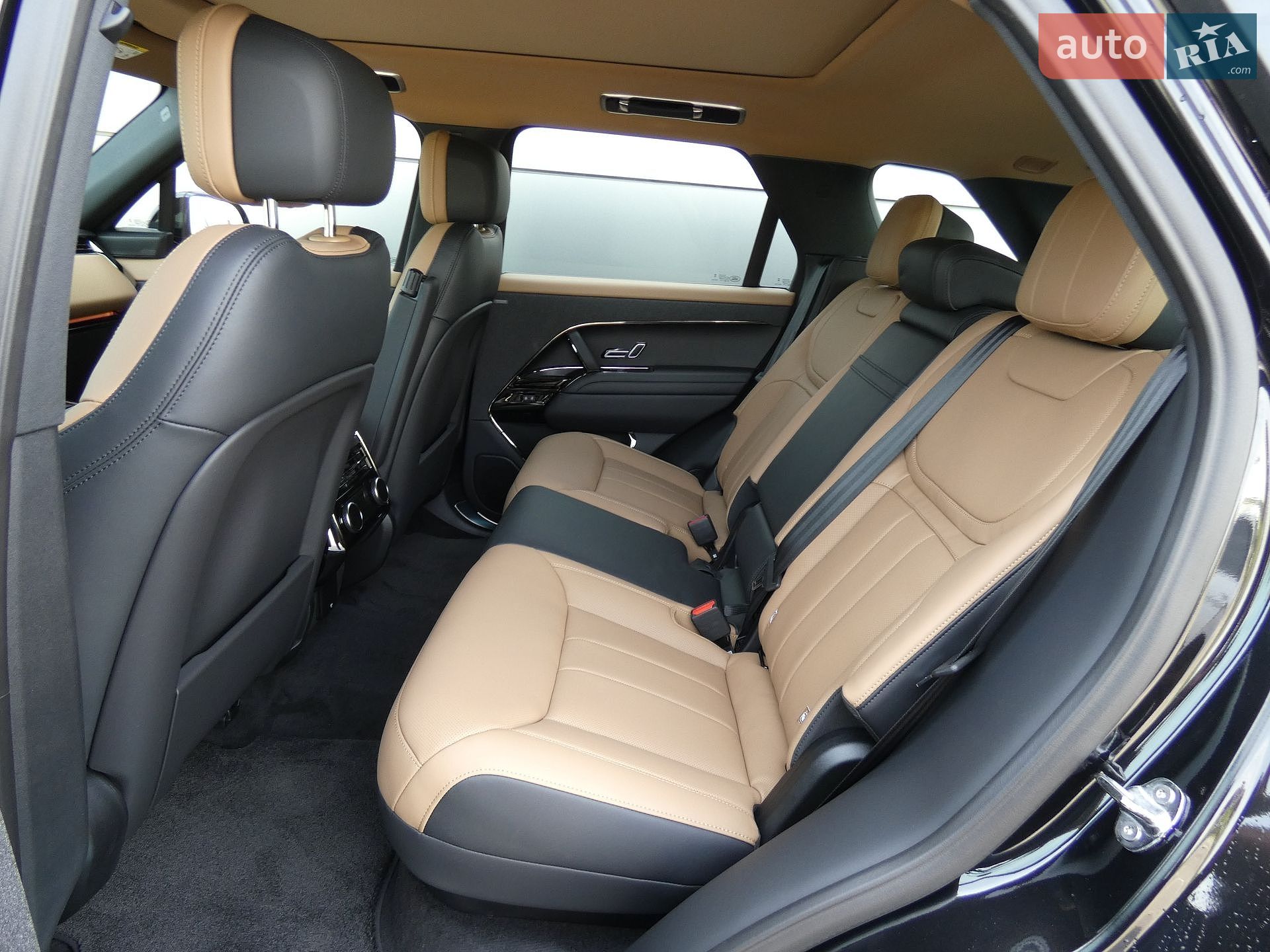 Land Rover Range Rover Sport 2025 VIN SAL1A2BW1SA600210 фото оголошення 15 з 16
