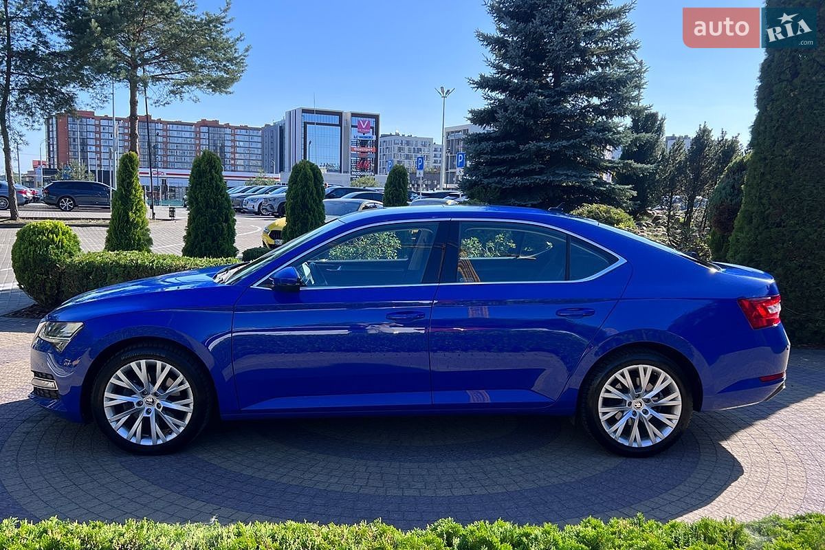 Skoda Superb 2022 VIN TMBAH7NP2N7035438 фото оголошення 4 з 23