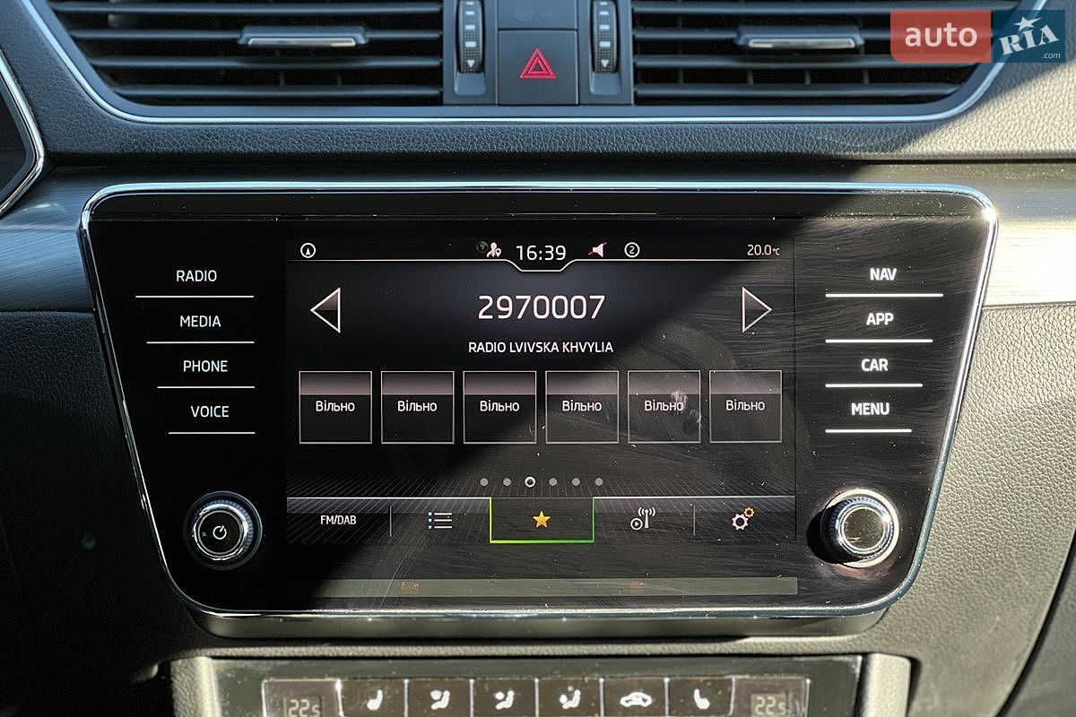 Skoda Superb 2022 VIN TMBAH7NP2N7035438 фото оголошення 17 з 23