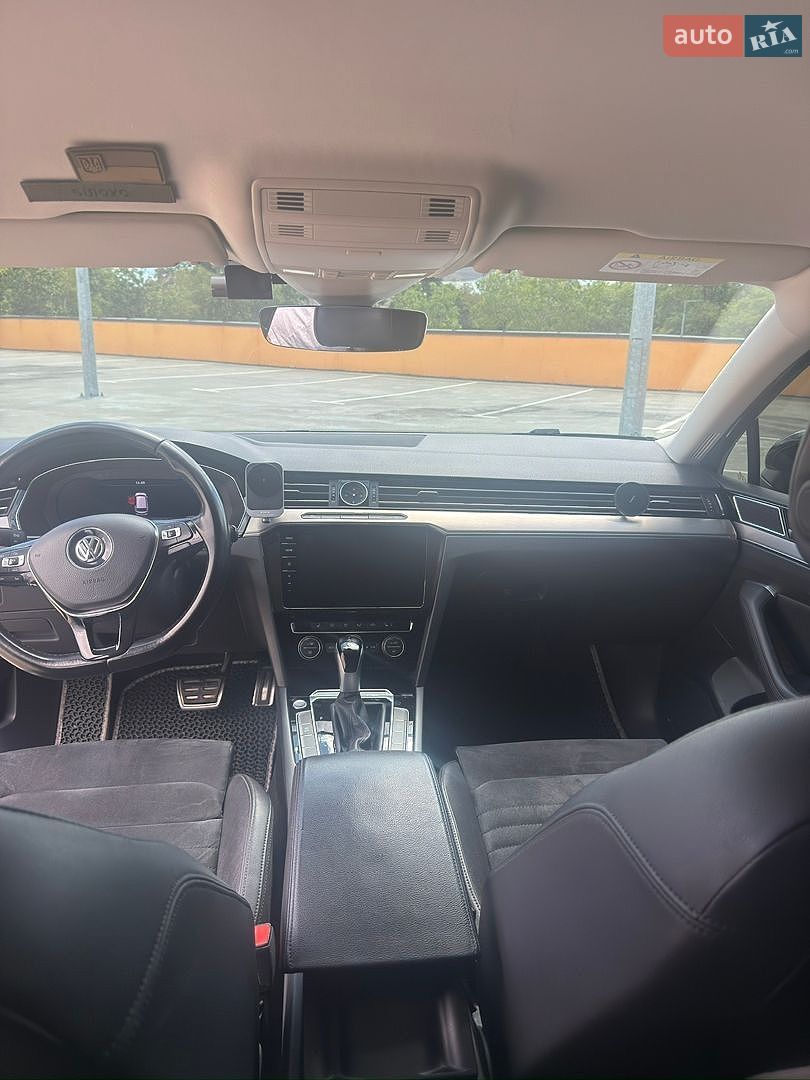 Volkswagen Passat 2017 VIN WVWZZZ3CZHP021870 фото оголошення 30 з 38