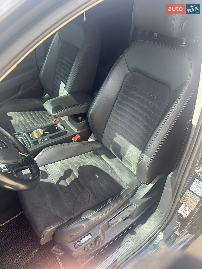 Volkswagen Passat 2017 VIN WVWZZZ3CZHP021870 фото оголошення 35 з 38