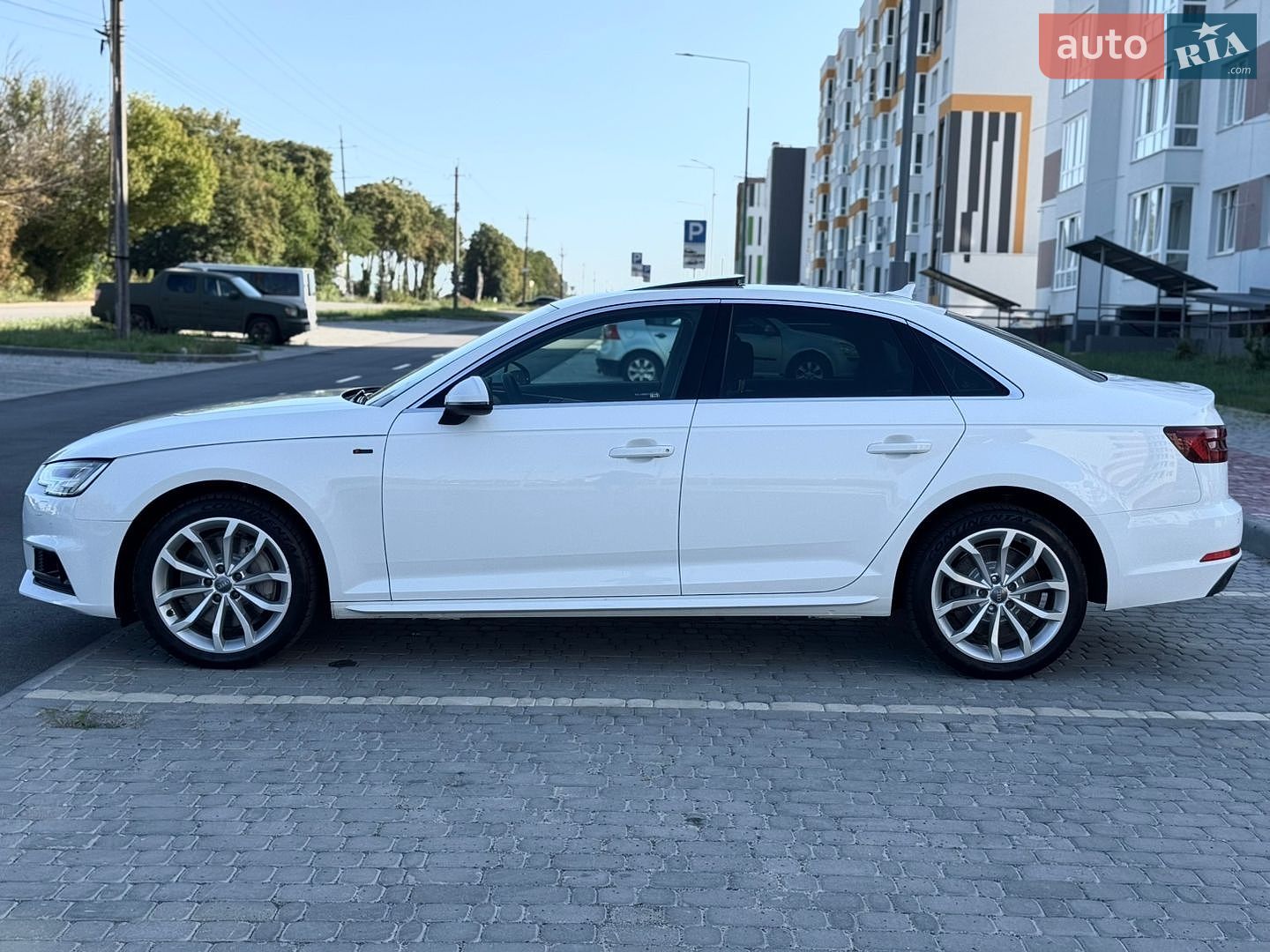 Audi A4 2018 VIN WAUBNAF4XJN006397 фото оголошення 7 з 71