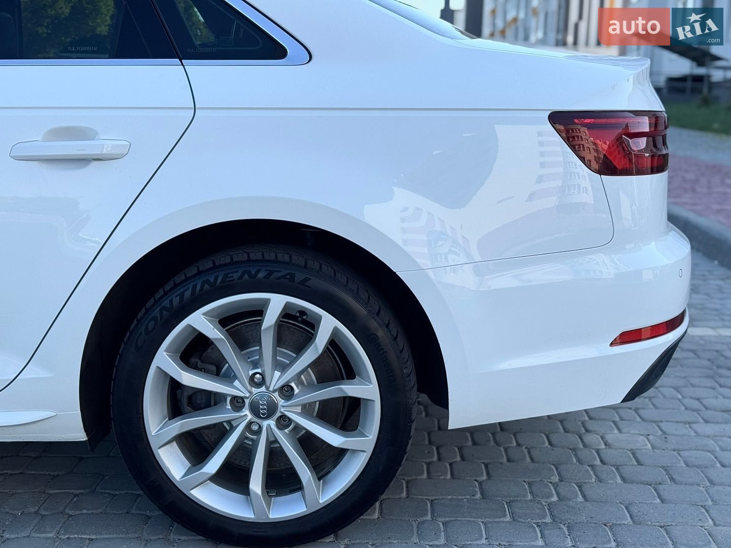 Audi A4 2018 VIN WAUBNAF4XJN006397 фото оголошення 24 з 71