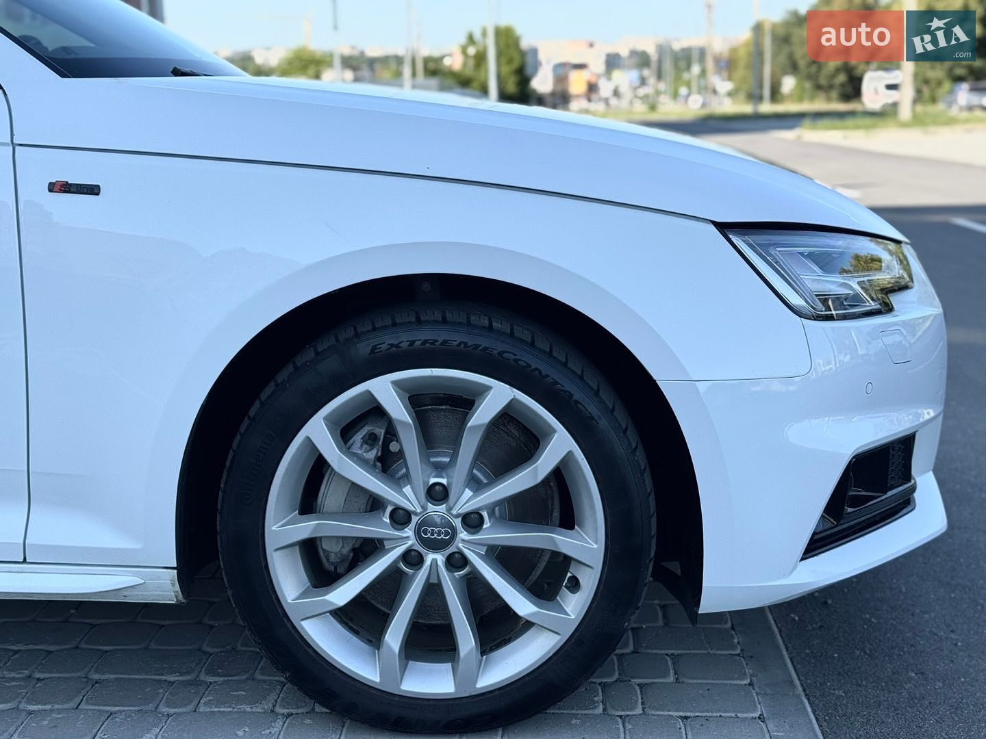 Audi A4 2018 VIN WAUBNAF4XJN006397 фото оголошення 25 з 71