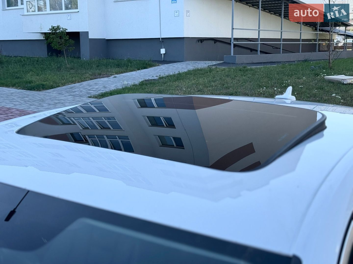 Audi A4 2018 VIN WAUBNAF4XJN006397 фото оголошення 31 з 71