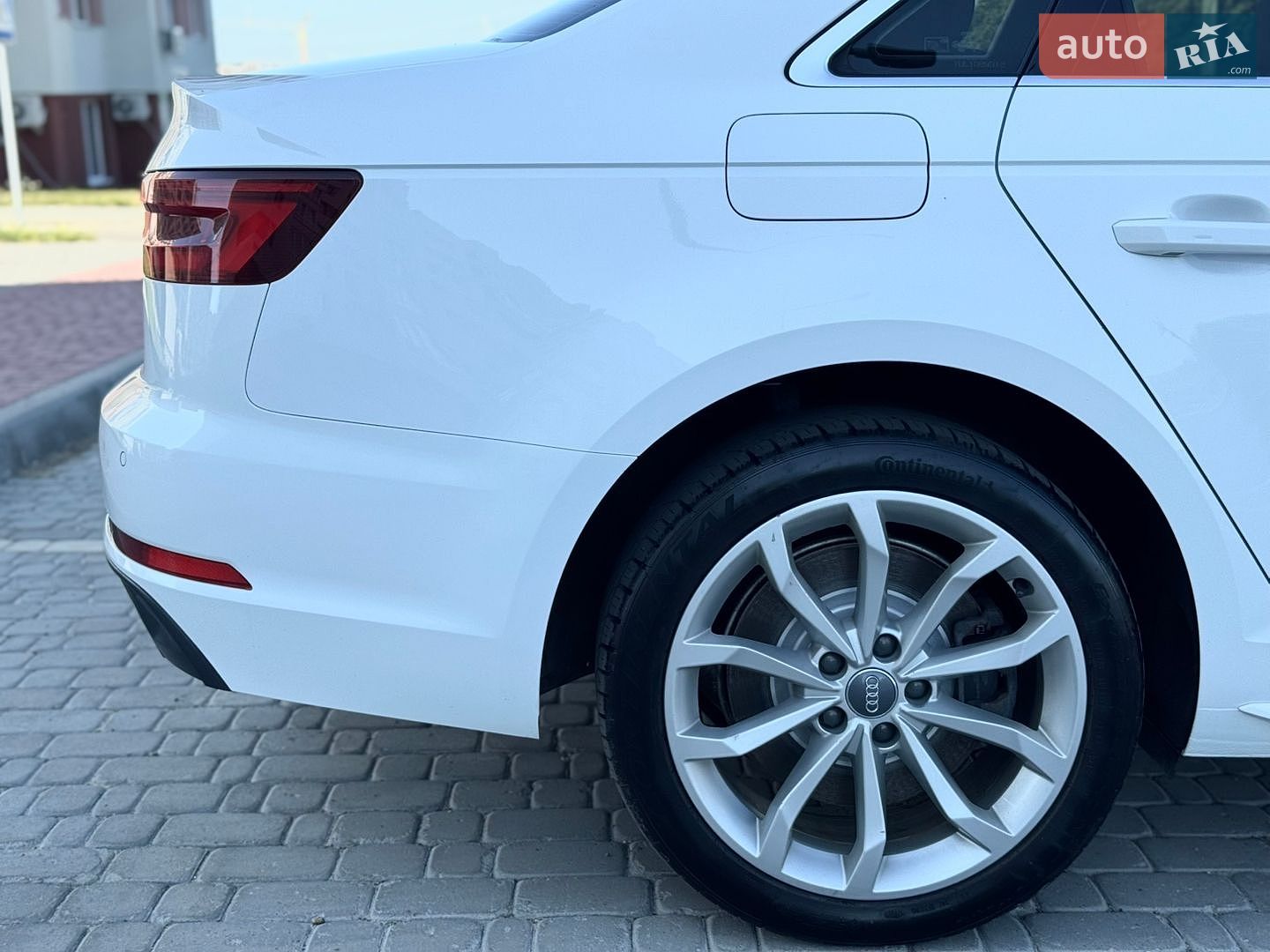 Audi A4 2018 VIN WAUBNAF4XJN006397 фото оголошення 26 з 71