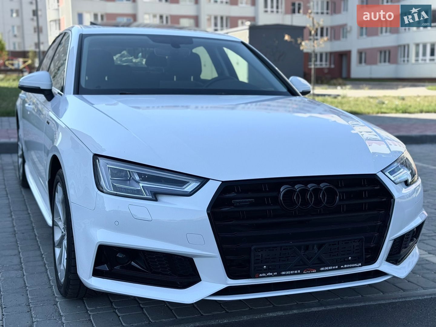 Audi A4 2018 VIN WAUBNAF4XJN006397 фото оголошення 15 з 71