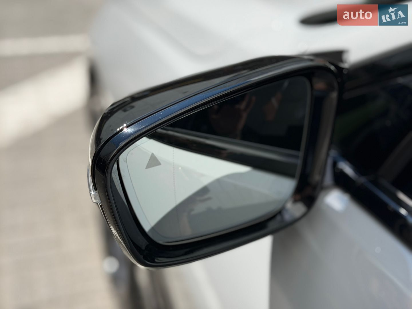 BMW 8 Series 2019 VIN WBAGV4C00LCD27813 фото оголошення 4 з 23