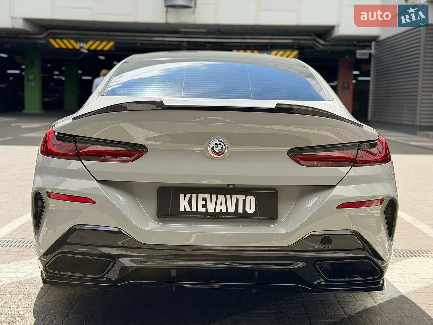 BMW 8 Series 2019 VIN WBAGV4C00LCD27813 фото оголошення 7 з 23