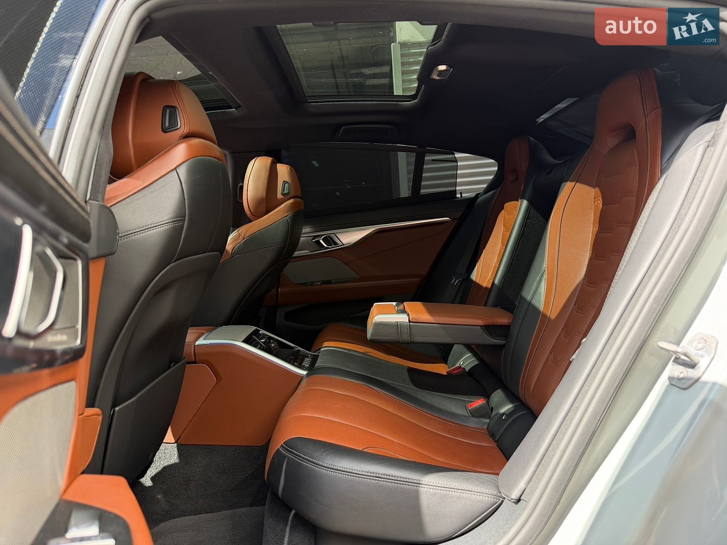 BMW 8 Series 2019 VIN WBAGV4C00LCD27813 фото оголошення 22 з 23