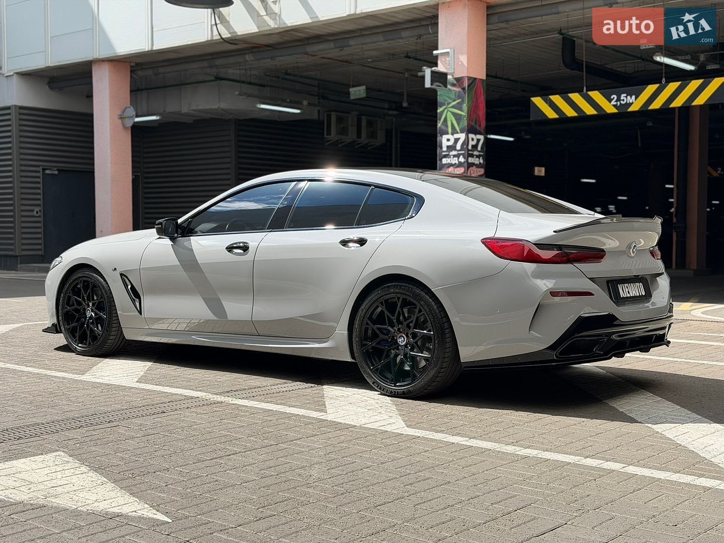 BMW 8 Series 2019 VIN WBAGV4C00LCD27813 фото оголошення 5 з 23
