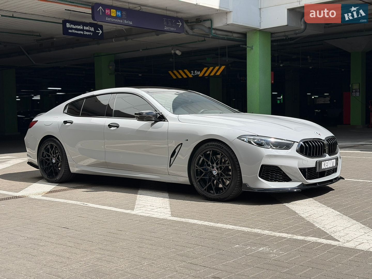 BMW 8 Series 2019 VIN WBAGV4C00LCD27813 фото оголошення 9 з 23