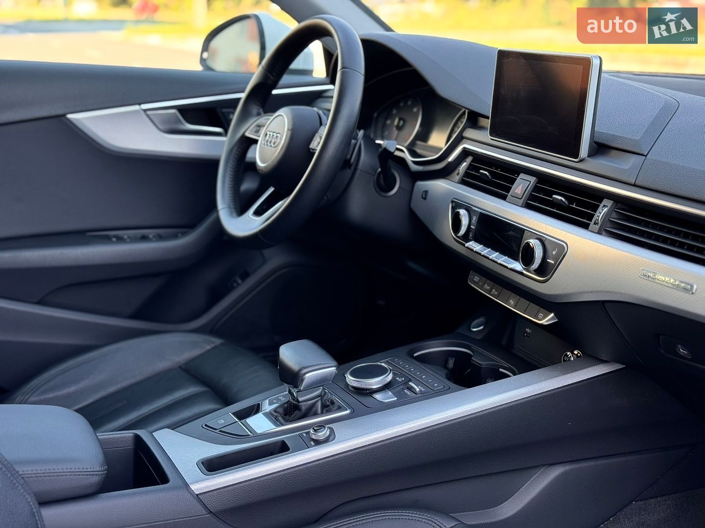 Audi A4 2018 VIN WAUBNAF4XJN006397 фото оголошення 41 з 71