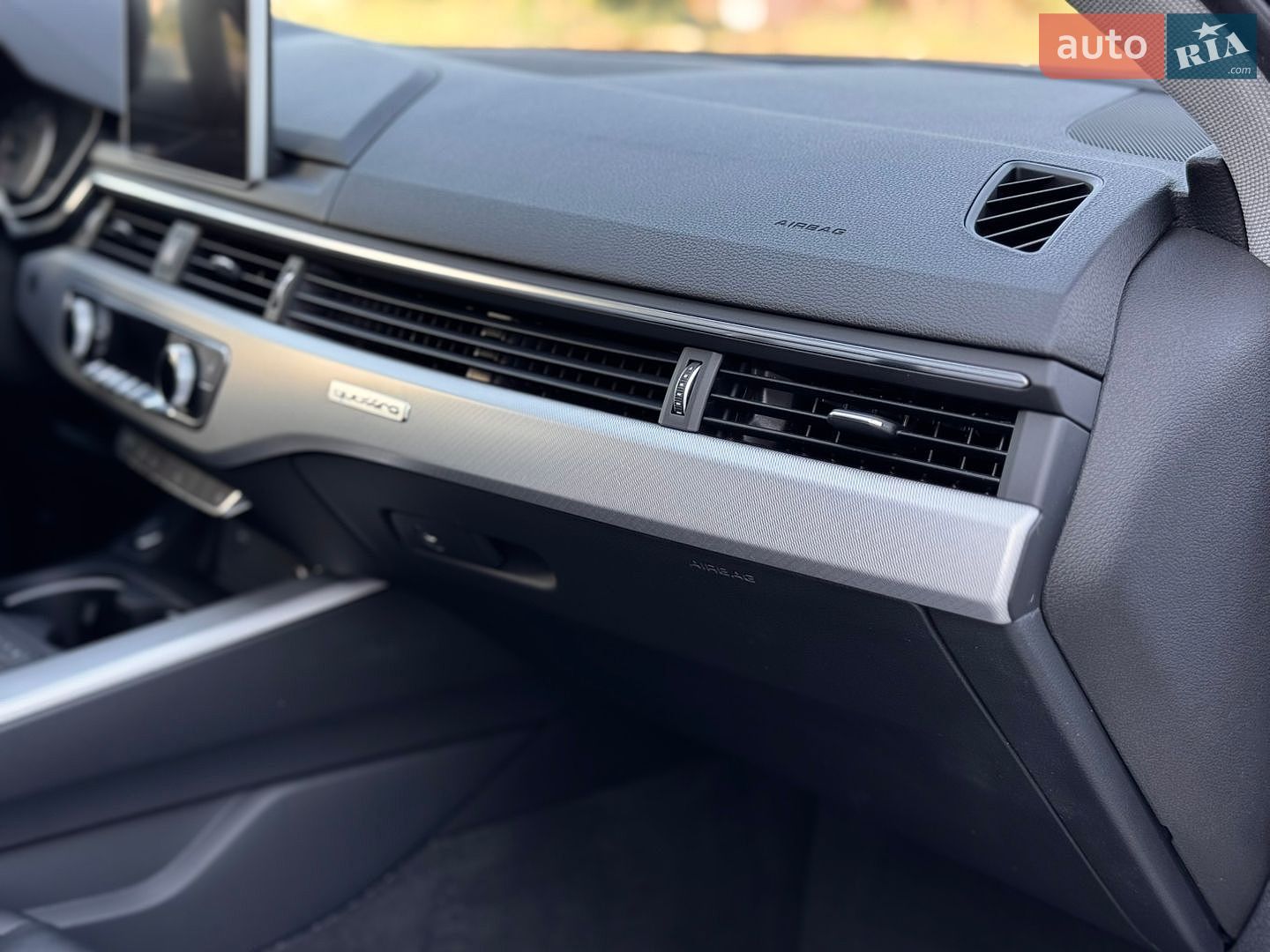 Audi A4 2018 VIN WAUBNAF4XJN006397 фото оголошення 59 з 71