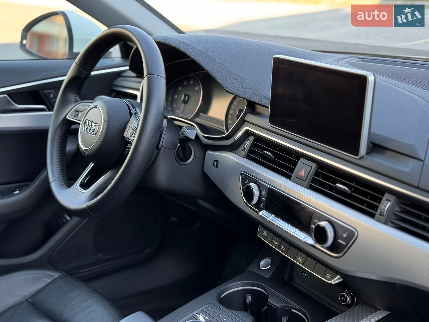 Audi A4 2018 VIN WAUBNAF4XJN006397 фото оголошення 58 з 71