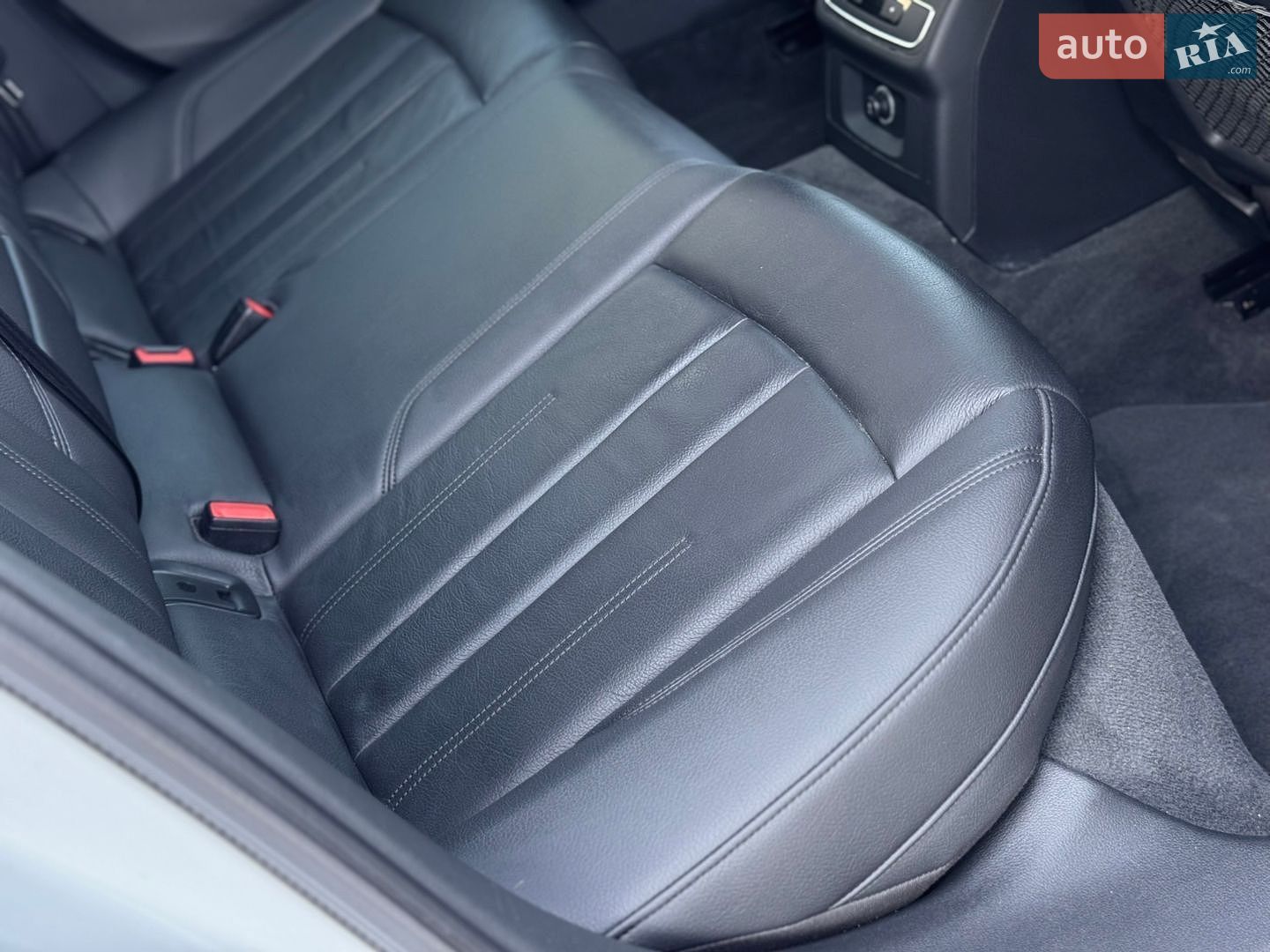 Audi A4 2018 VIN WAUBNAF4XJN006397 фото оголошення 62 з 71