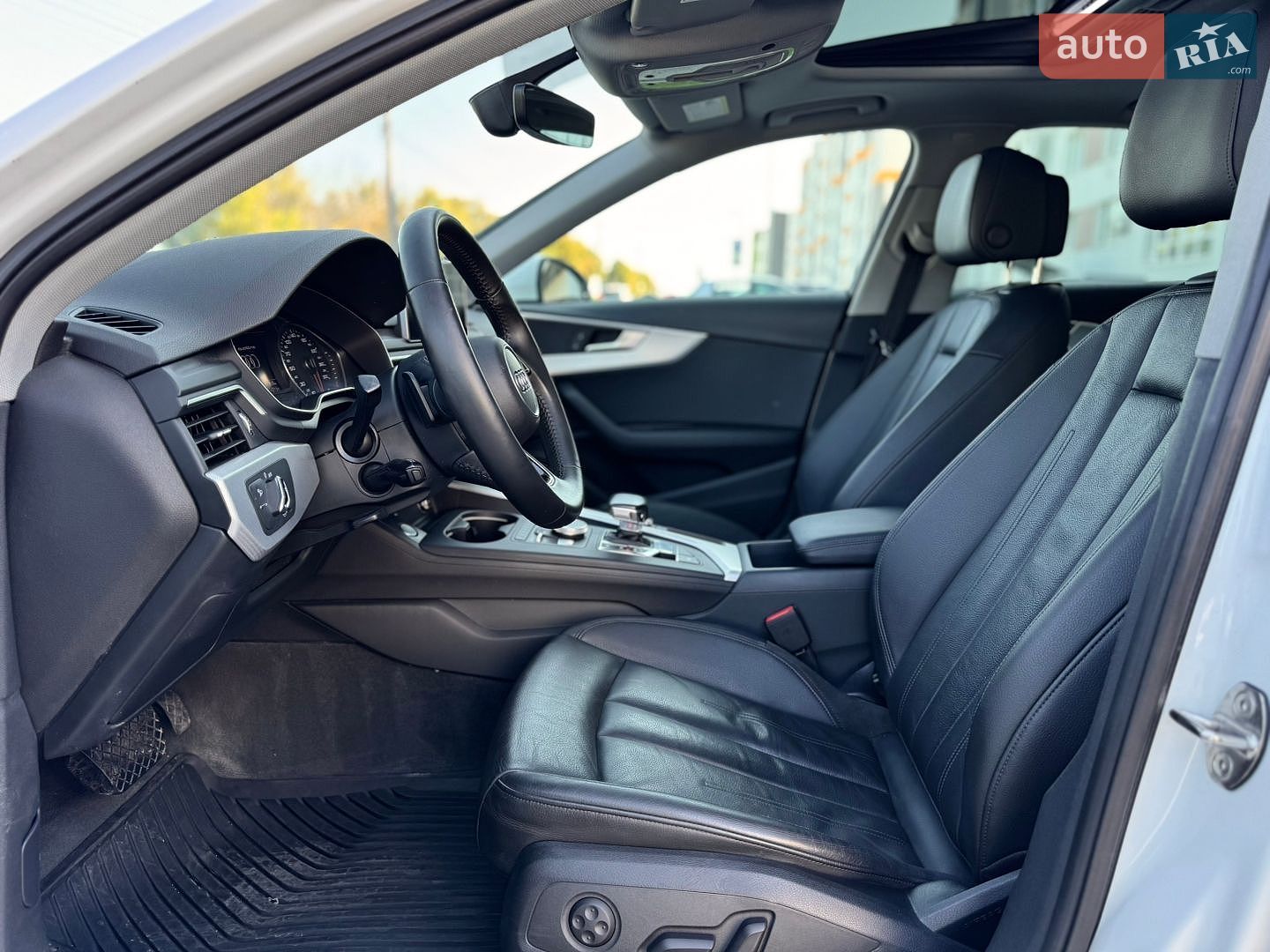 Audi A4 2018 VIN WAUBNAF4XJN006397 фото оголошення 44 з 71