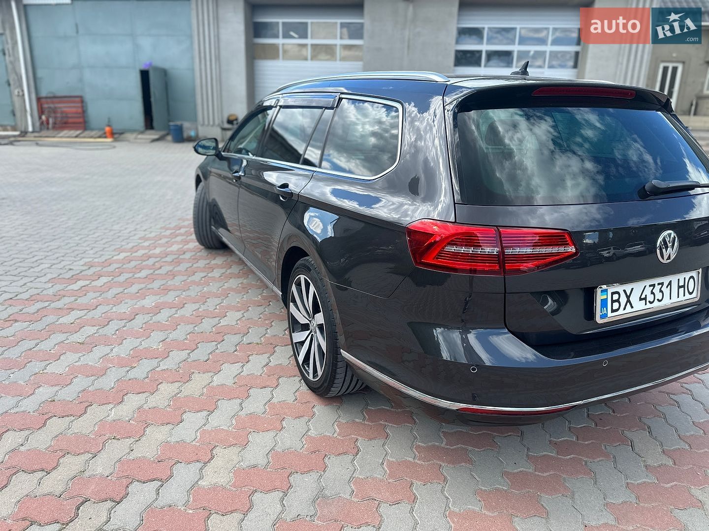 Volkswagen Passat 2018 VIN WVWZZZ3CZJP021483 фото оголошення 4 з 25