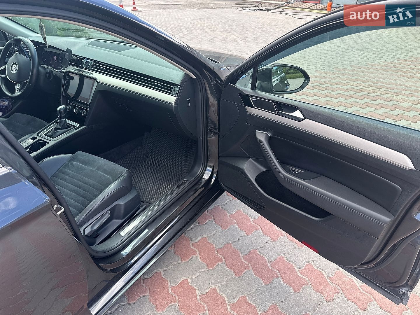 Volkswagen Passat 2018 VIN WVWZZZ3CZJP021483 фото оголошення 9 з 25