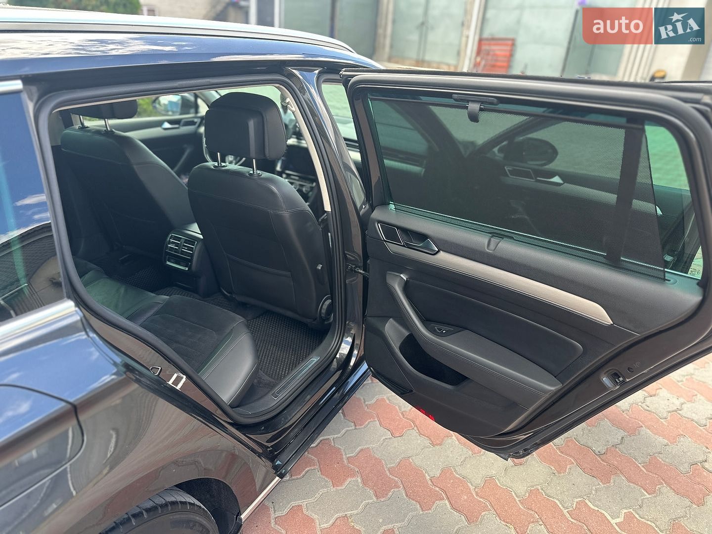 Volkswagen Passat 2018 VIN WVWZZZ3CZJP021483 фото оголошення 10 з 25