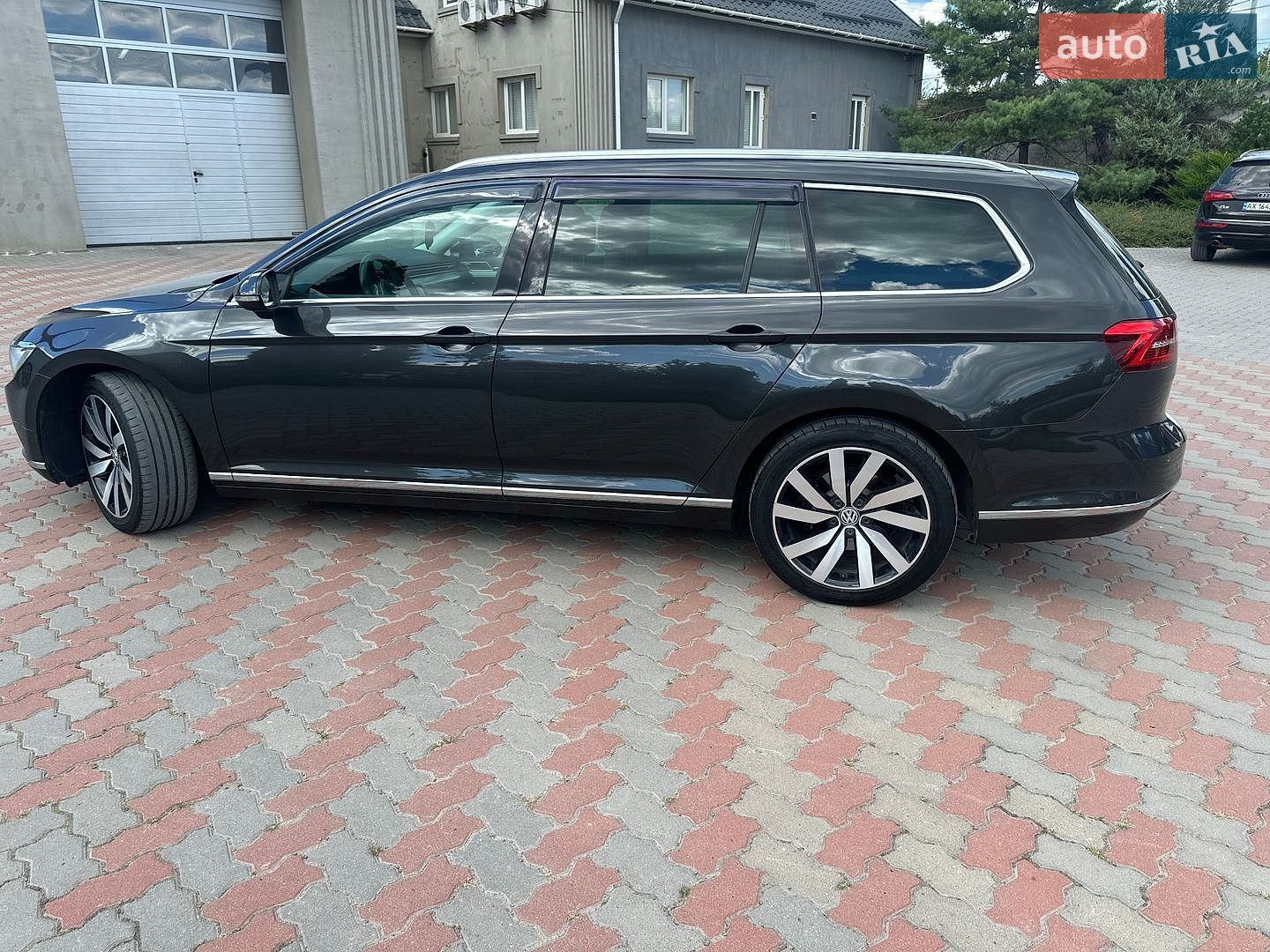 Volkswagen Passat 2018 VIN WVWZZZ3CZJP021483 фото оголошення 3 з 25
