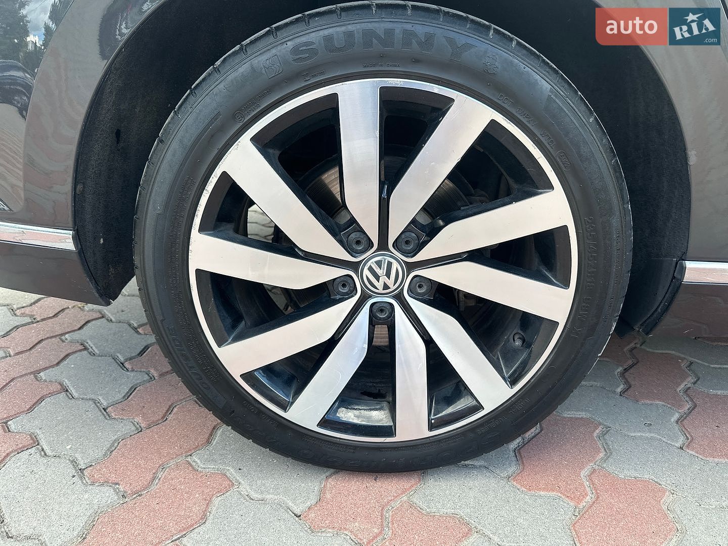 Volkswagen Passat 2018 VIN WVWZZZ3CZJP021483 фото оголошення 19 з 25