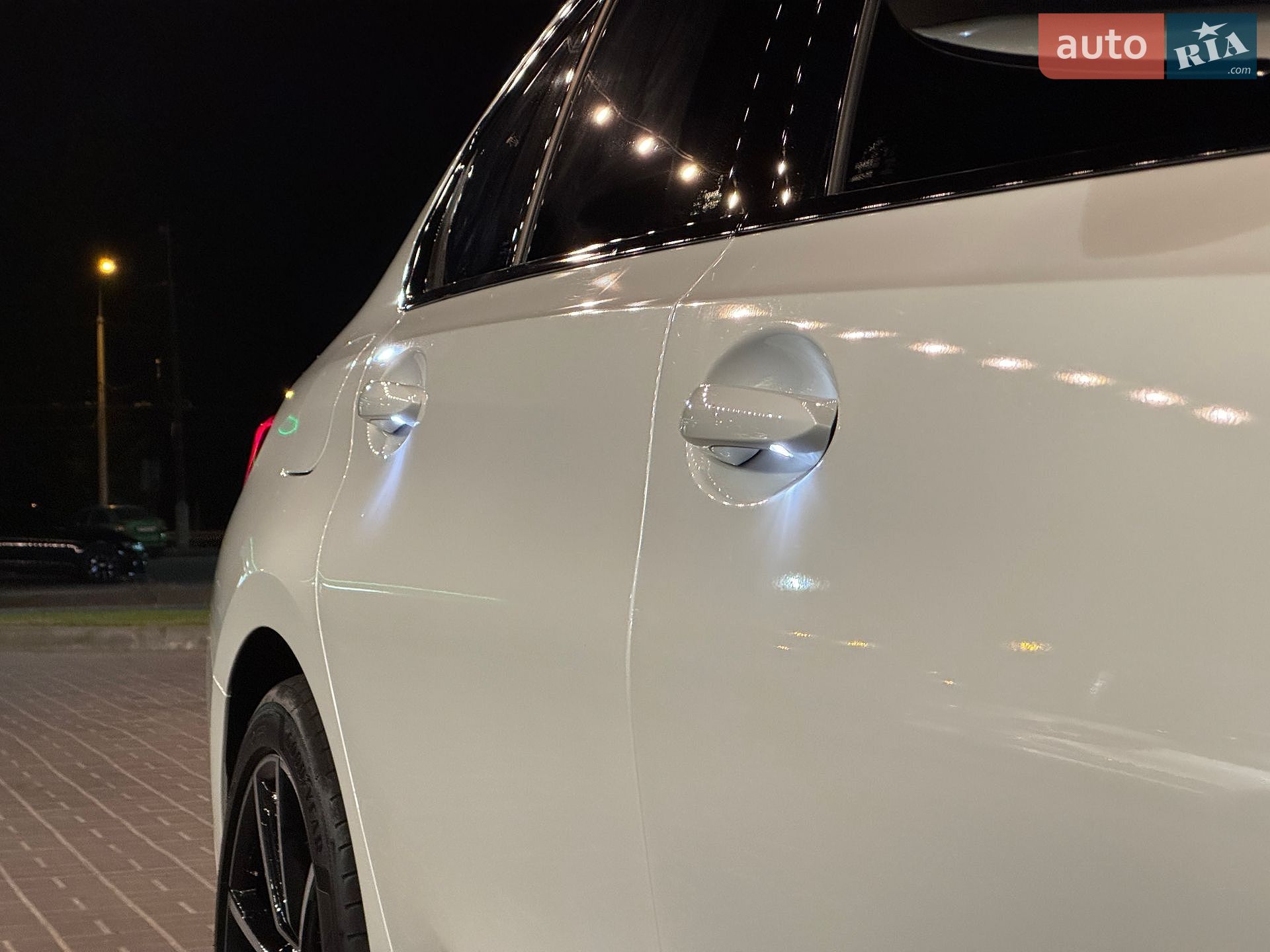 BMW 3 Series 2019 VIN WBA5R7C59KAJ81119 фото оголошення 25 з 32