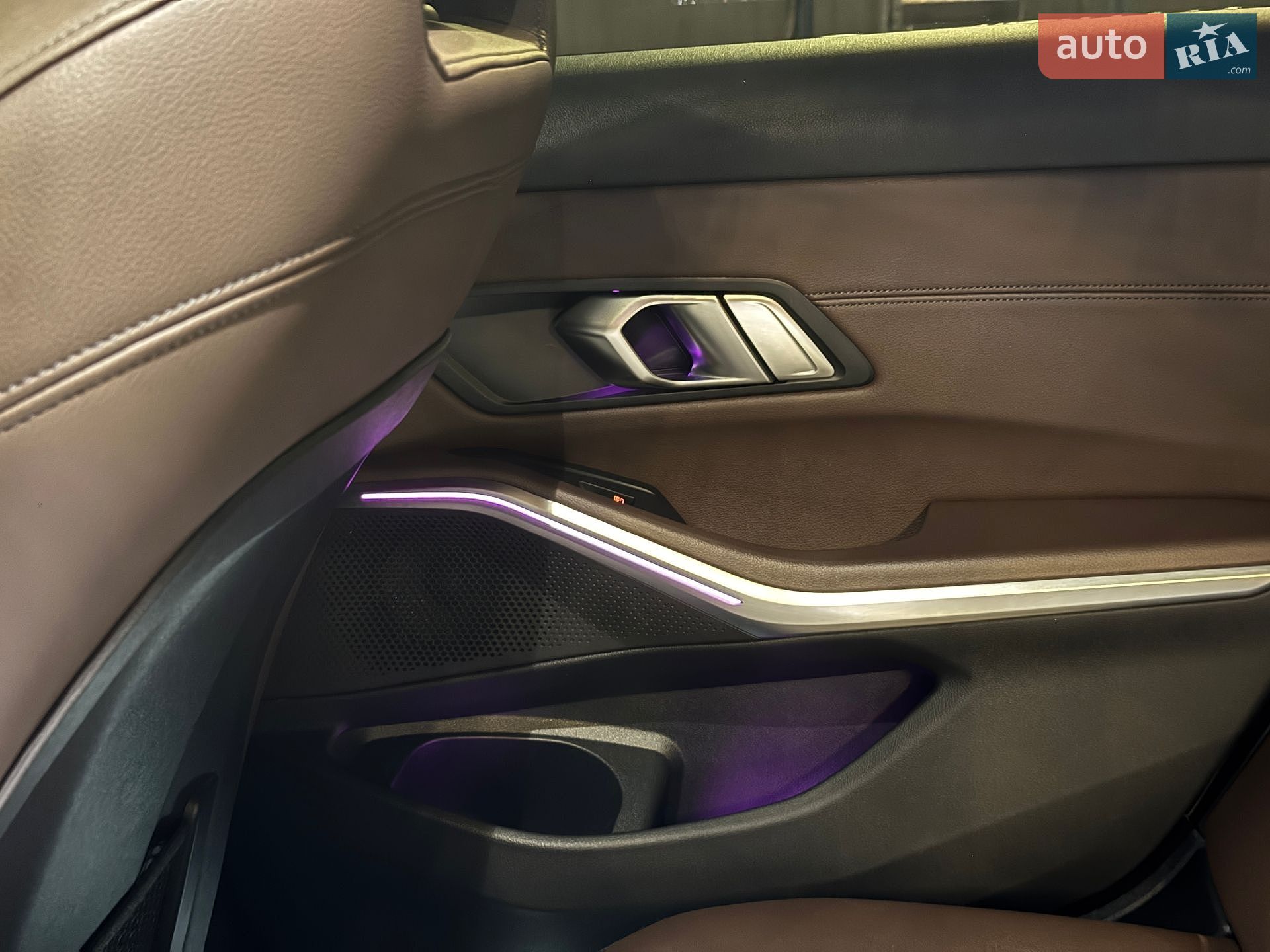 BMW 3 Series 2019 VIN WBA5R7C59KAJ81119 фото оголошення 22 з 32