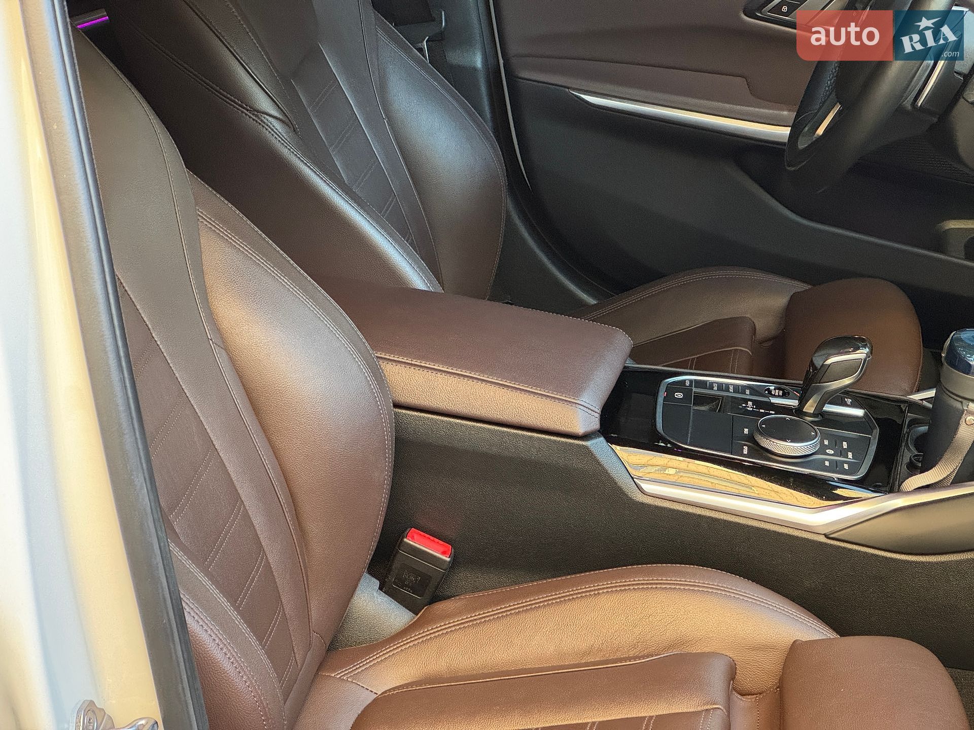 BMW 3 Series 2019 VIN WBA5R7C59KAJ81119 фото оголошення 9 з 32