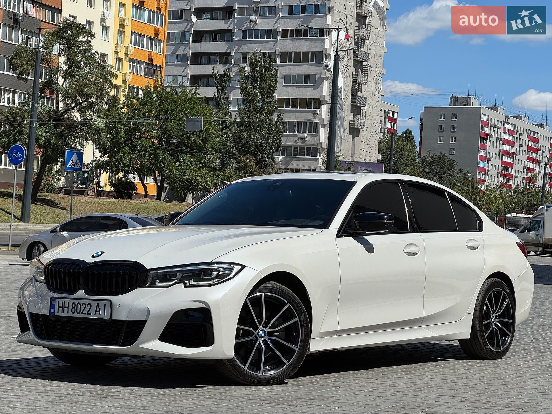 BMW 3 Series 2019 VIN WBA5R7C59KAJ81119 фото оголошення 2 з 32
