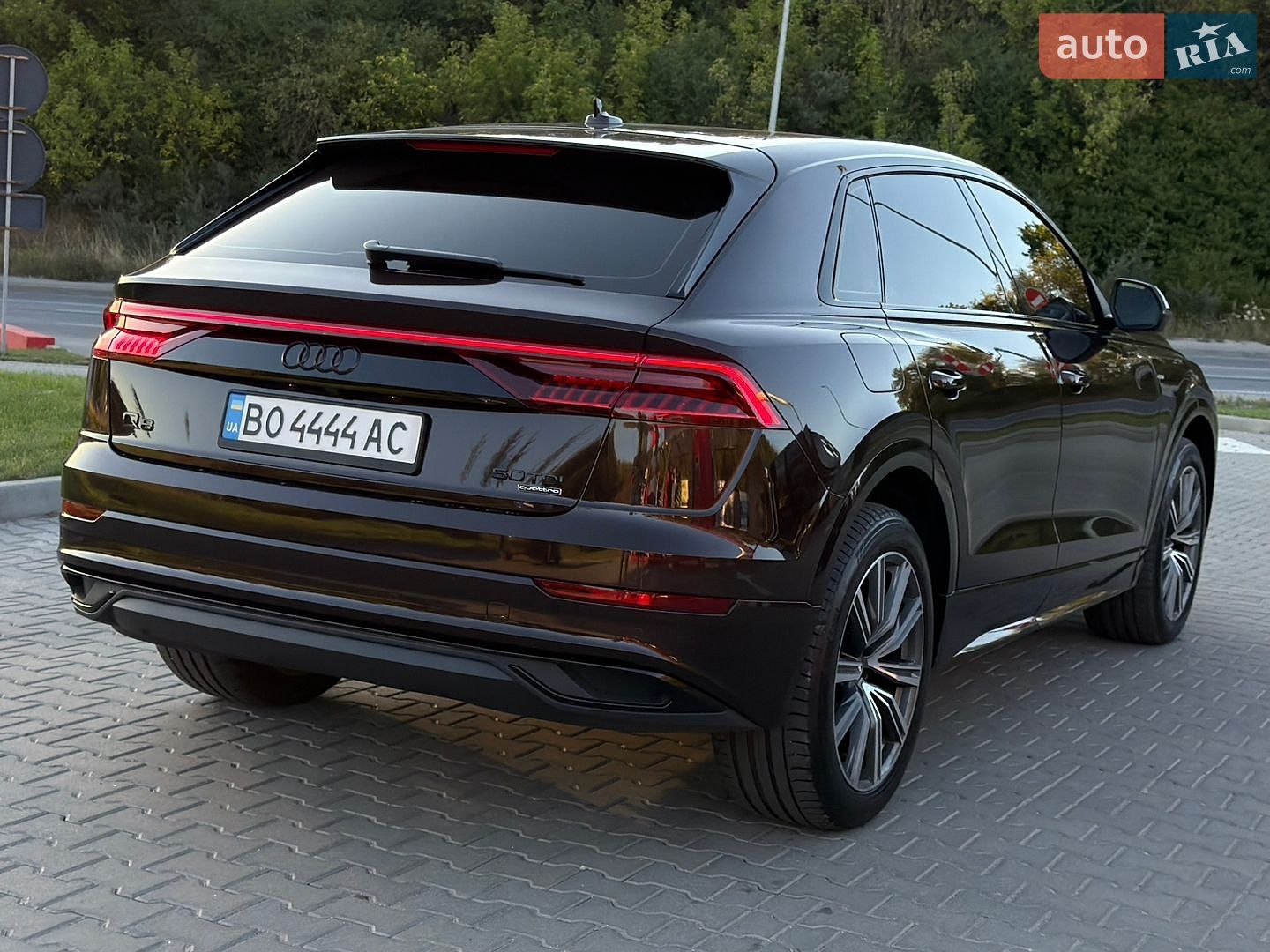 Audi Q8 2019 VIN WAUZZZF17LD011041 фото оголошення 2 з 29