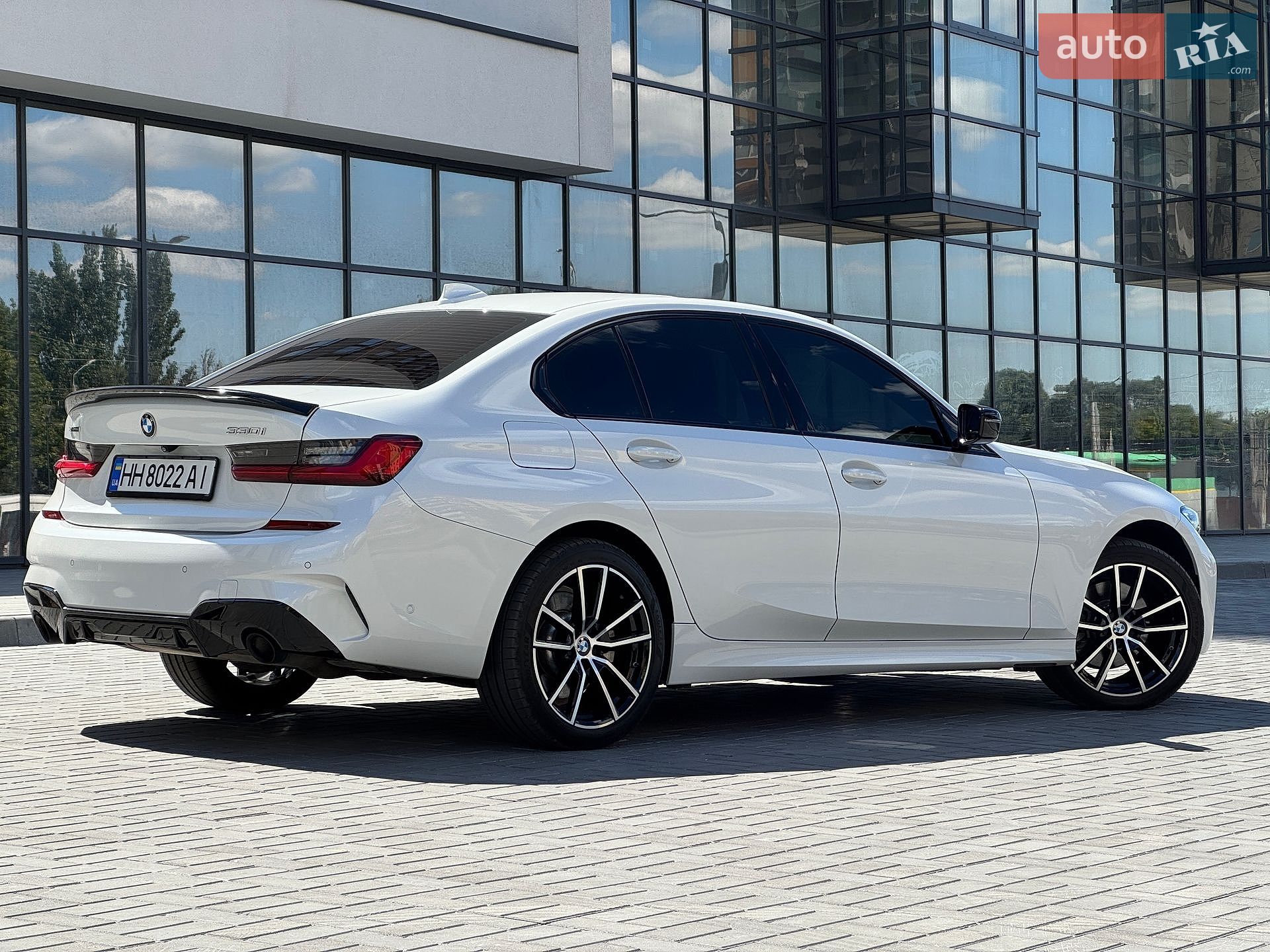 BMW 3 Series 2019 VIN WBA5R7C59KAJ81119 фото оголошення 6 з 32