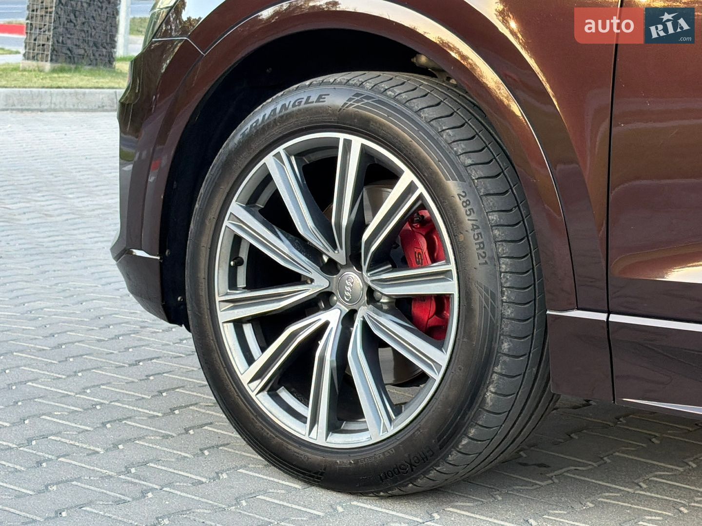 Audi Q8 2019 VIN WAUZZZF17LD011041 фото оголошення 13 з 29
