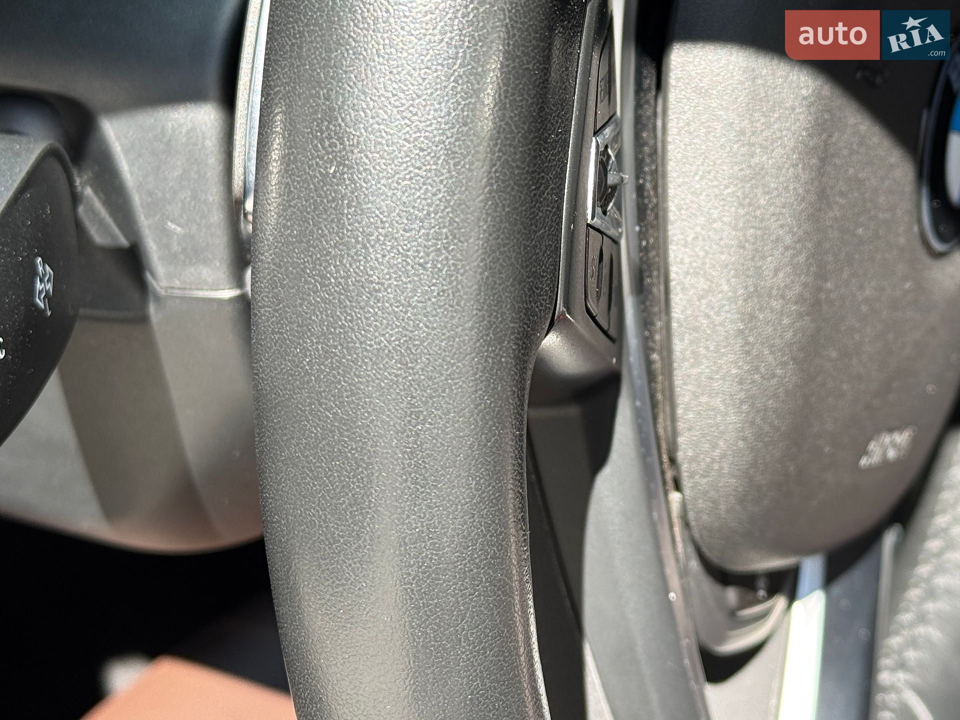 BMW 3 Series 2019 VIN WBA5R7C59KAJ81119 фото оголошення 12 з 32