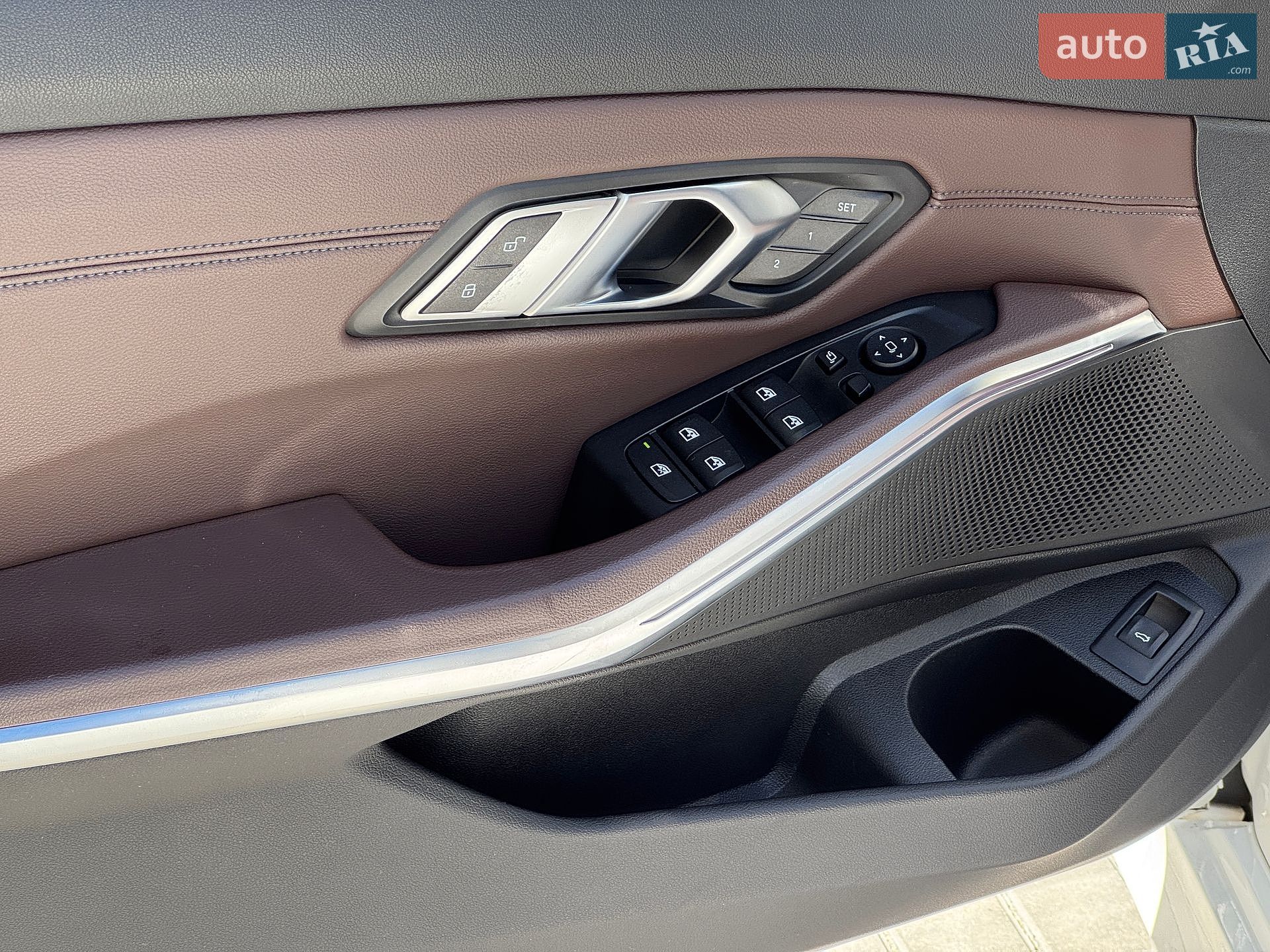 BMW 3 Series 2019 VIN WBA5R7C59KAJ81119 фото оголошення 18 з 32