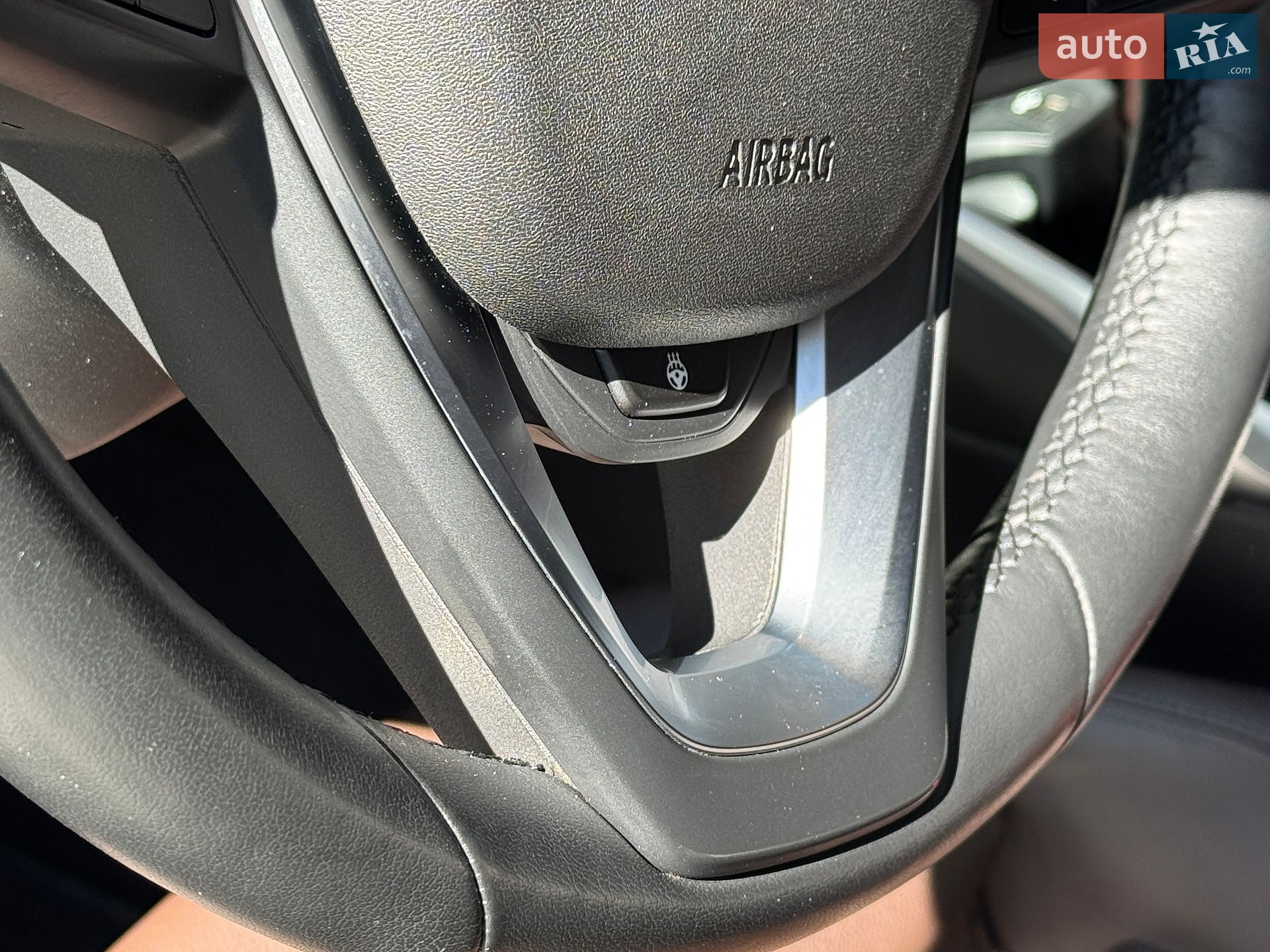 BMW 3 Series 2019 VIN WBA5R7C59KAJ81119 фото оголошення 11 з 32