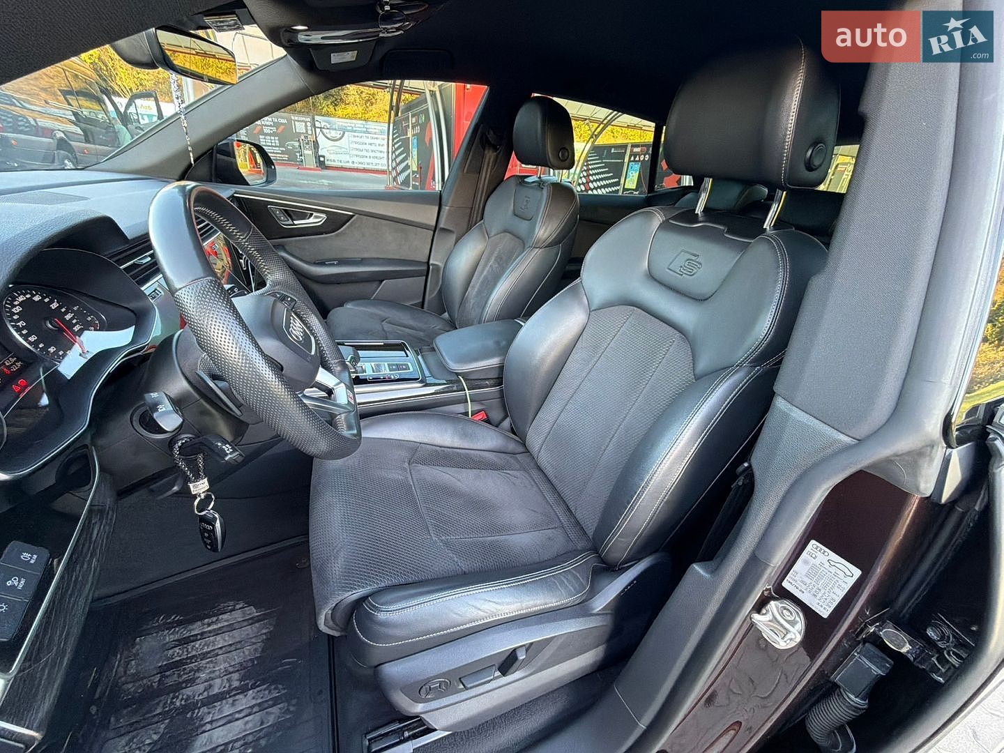 Audi Q8 2019 VIN WAUZZZF17LD011041 фото оголошення 16 з 29