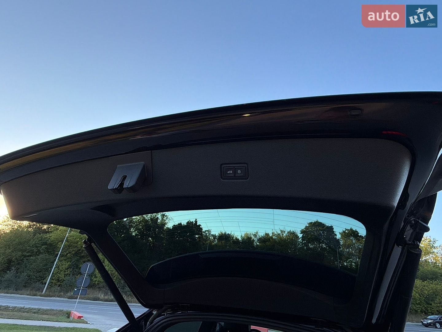 Audi Q8 2019 VIN WAUZZZF17LD011041 фото оголошення 19 з 29