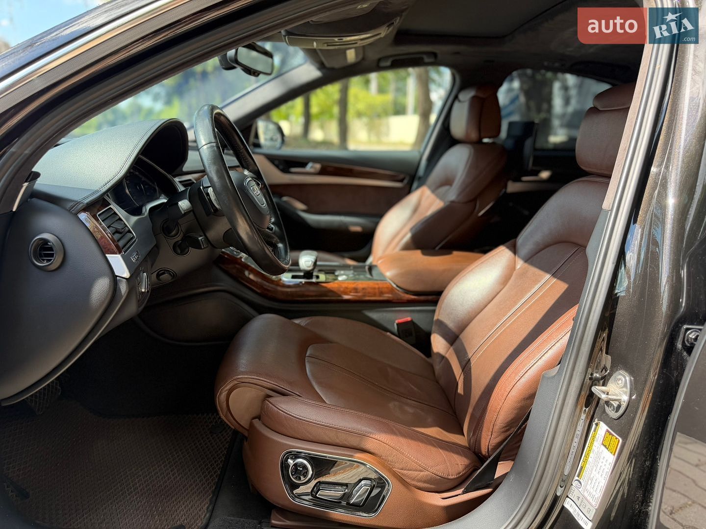Audi A8 2012 VIN WAUAGAFD0DN009514 фото оголошення 12 з 20