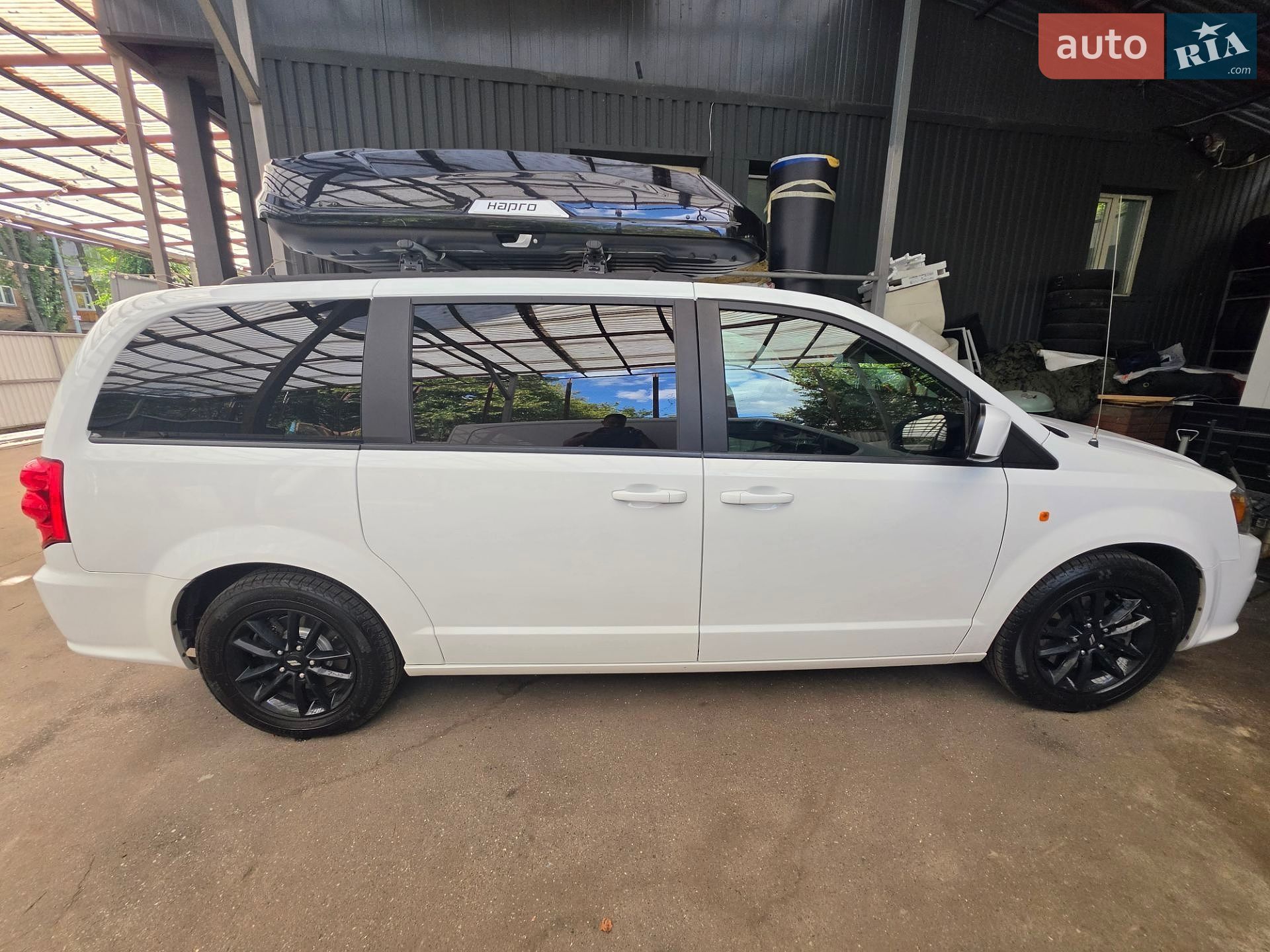 Dodge Grand Caravan 2019 VIN 2C4RDGEG0KR724516 фото оголошення 6 з 8