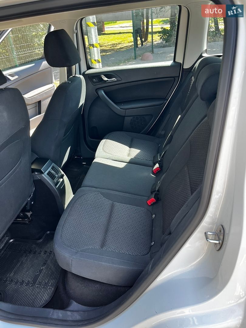 Skoda Yeti 2015 VIN TMBLC75L8F6077012 фото оголошення 16 з 28