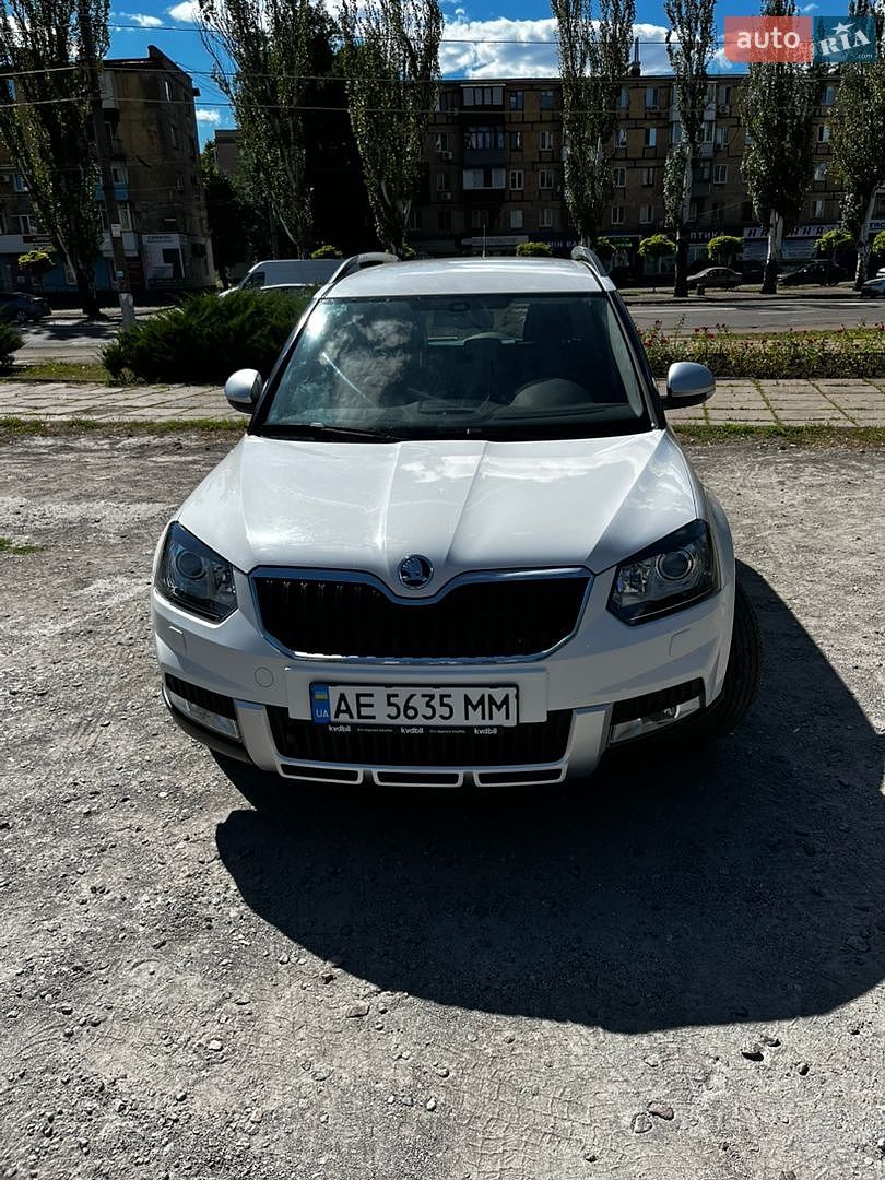Skoda Yeti 2015 VIN TMBLC75L8F6077012 фото оголошення 4 з 28