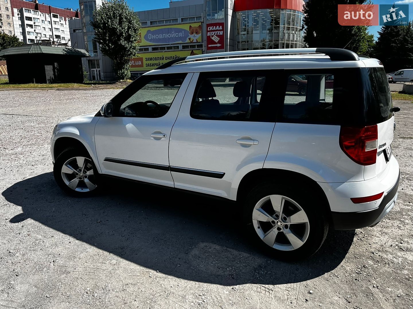 Skoda Yeti 2015 VIN TMBLC75L8F6077012 фото оголошення 3 з 28