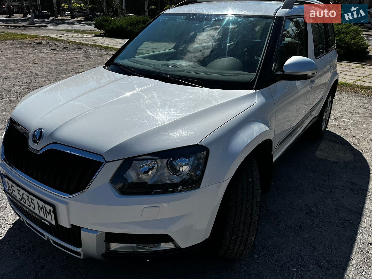 Skoda Yeti 2015 VIN TMBLC75L8F6077012 фото оголошення 2 з 28