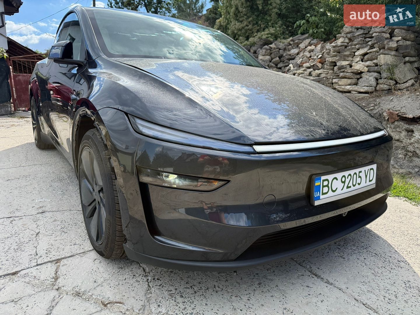 Tesla Model Y 2025 VIN 7SAYGDEE4TF515067 фото оголошення 2 з 27