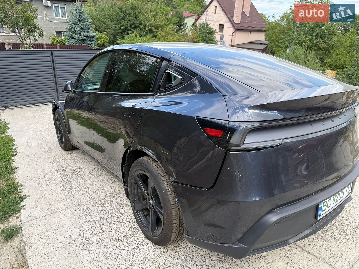Tesla Model Y 2025 VIN 7SAYGDEE4TF515067 фото оголошення 10 з 27