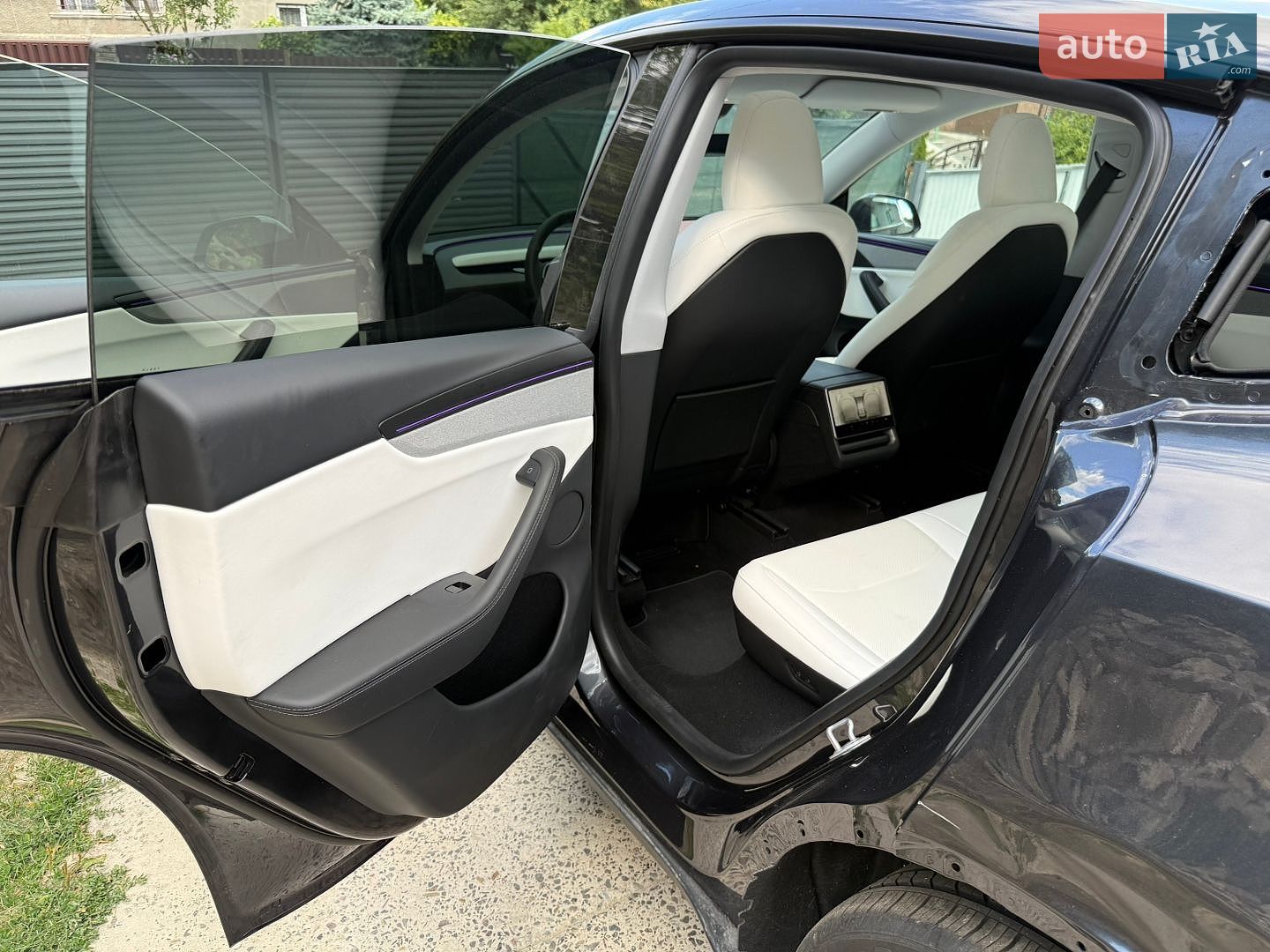 Tesla Model Y 2025 VIN 7SAYGDEE4TF515067 фото оголошення 26 з 27