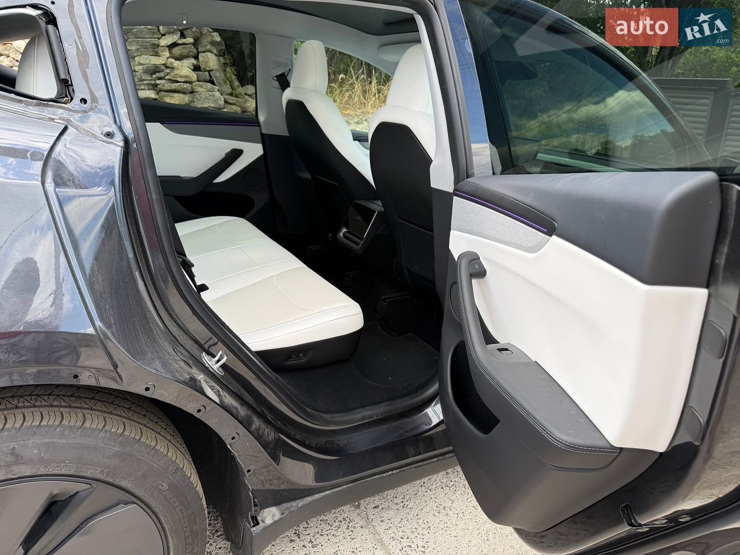 Tesla Model Y 2025 VIN 7SAYGDEE4TF515067 фото оголошення 15 з 27