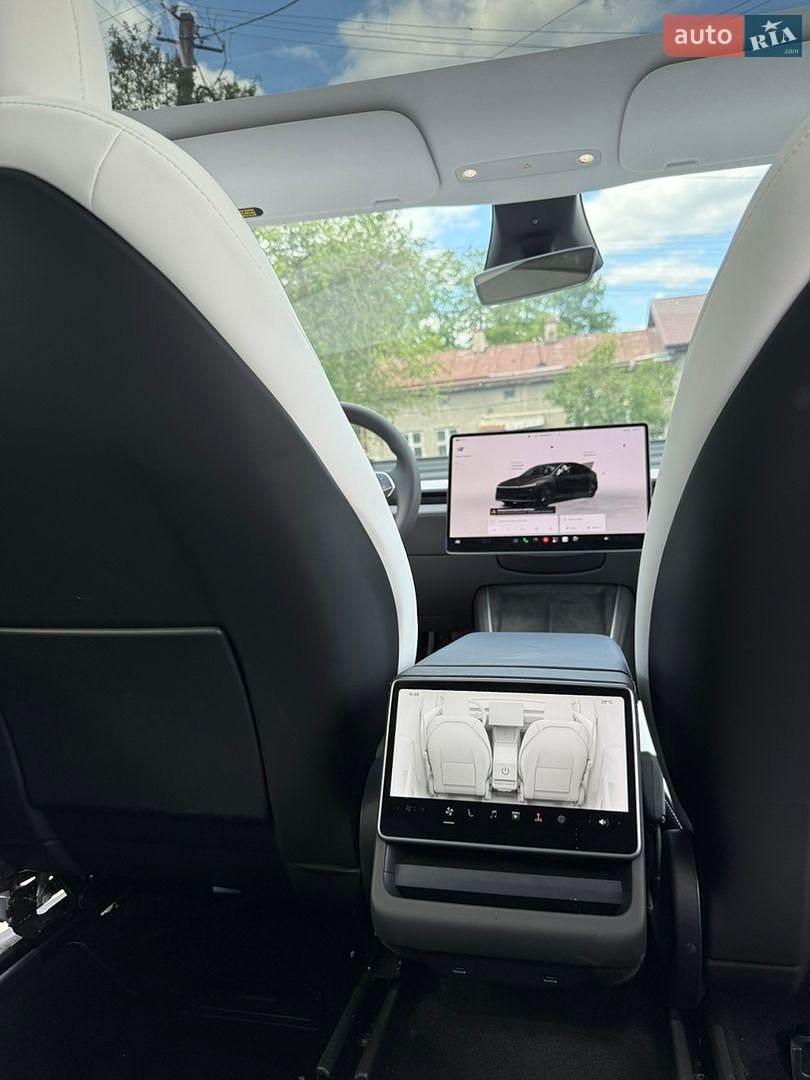 Tesla Model Y 2025 VIN 7SAYGDEE4TF515067 фото оголошення 19 з 27